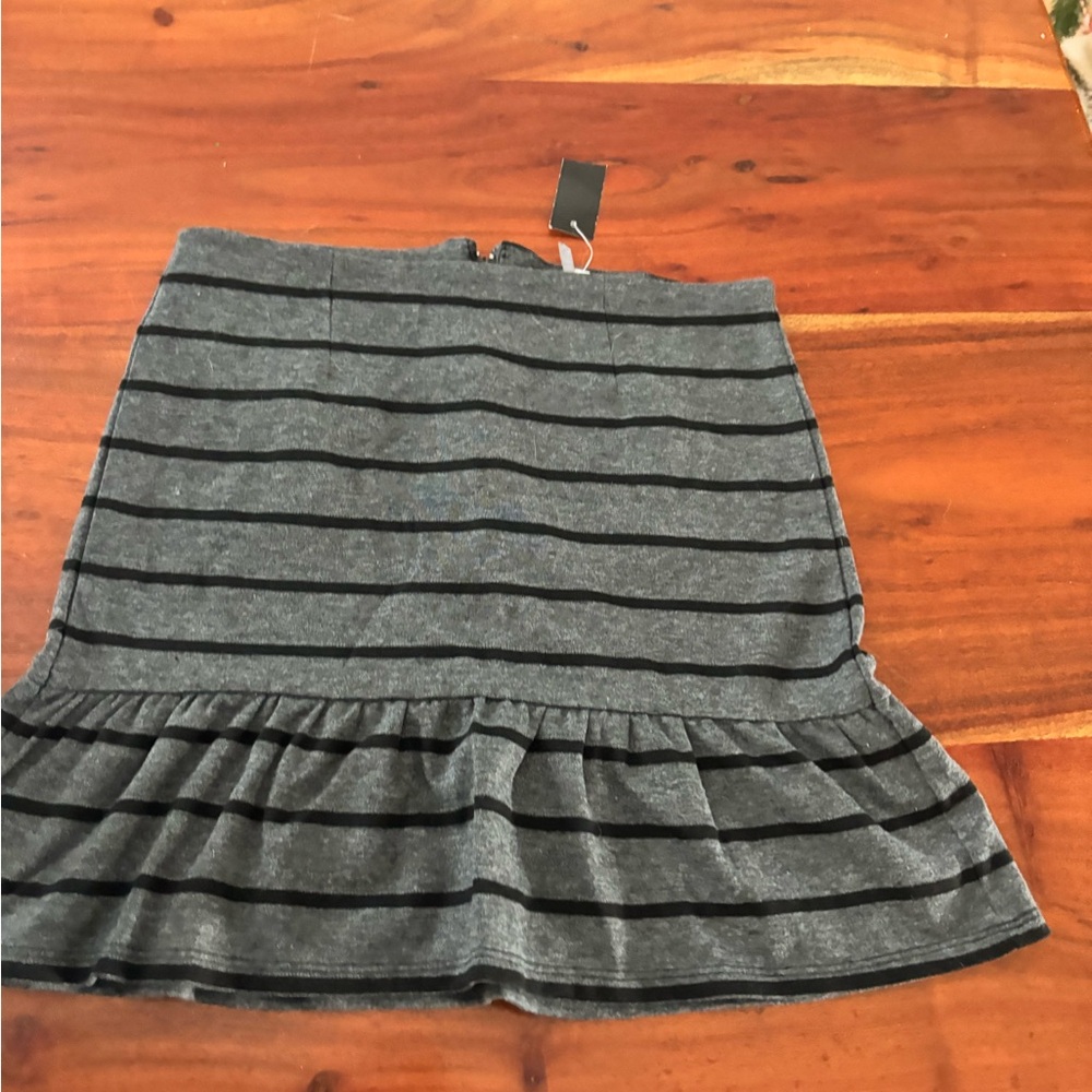 NWT skirt.  Size small